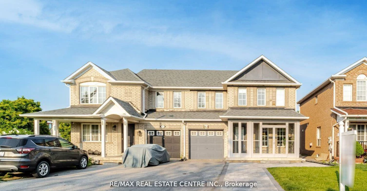 Upper-83 Convoy Crescent, Vaughan, ON, L6A 3H3