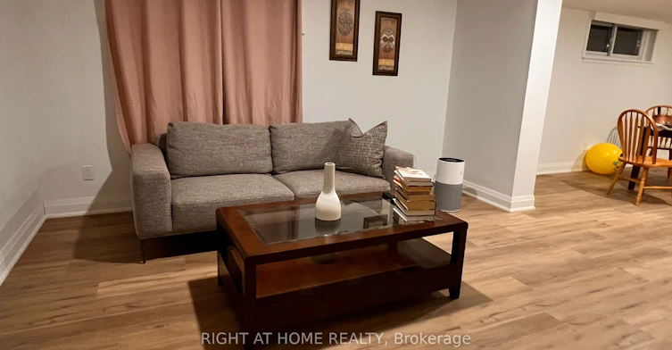 107 Cherrywood Drive, Newmarket, ON, L3Y 2X6 - 4