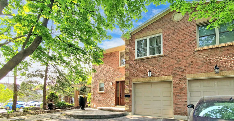 1 Sarah Jane Court, Markham, ON, L3P 4A6