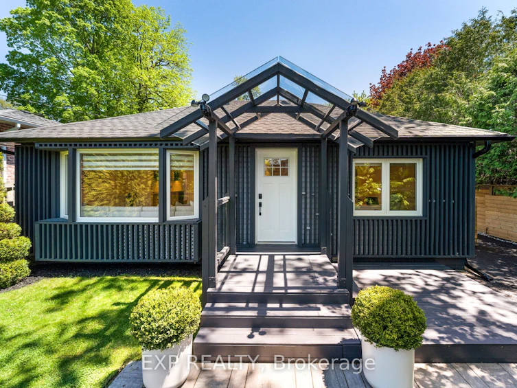 32 Farley Circle, Georgina, ON, L0E 1S0
