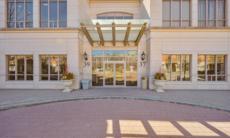 319-37 Galleria Parkway