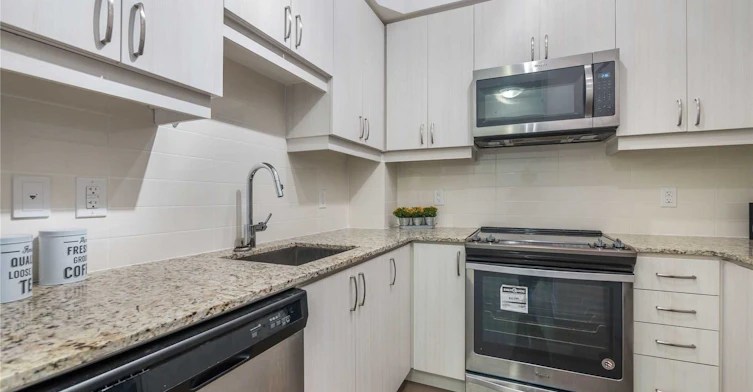 Se415-9199 Yonge Street, Richmond Hill, ON, L4C 1H7 - 11
