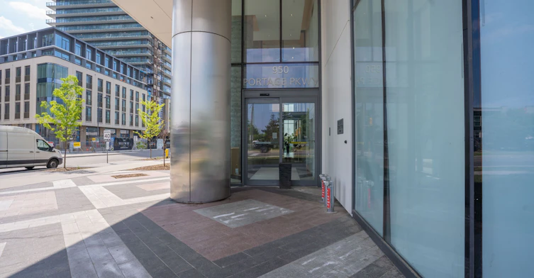 205-950 Portage Parkway, Vaughan, ON, L4K 0J7 - 4