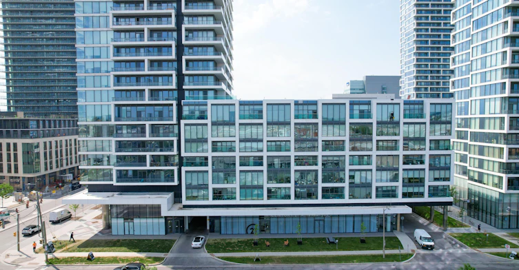 205-950 Portage Parkway, Vaughan, ON, L4K 0J7 - 3