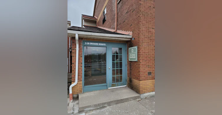 243-2 Orchard Heights Boulevard, Aurora, ON, L4G 3W3