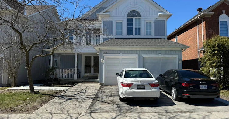 154 Hollandview Trail, Aurora, ON, L4G 7J2