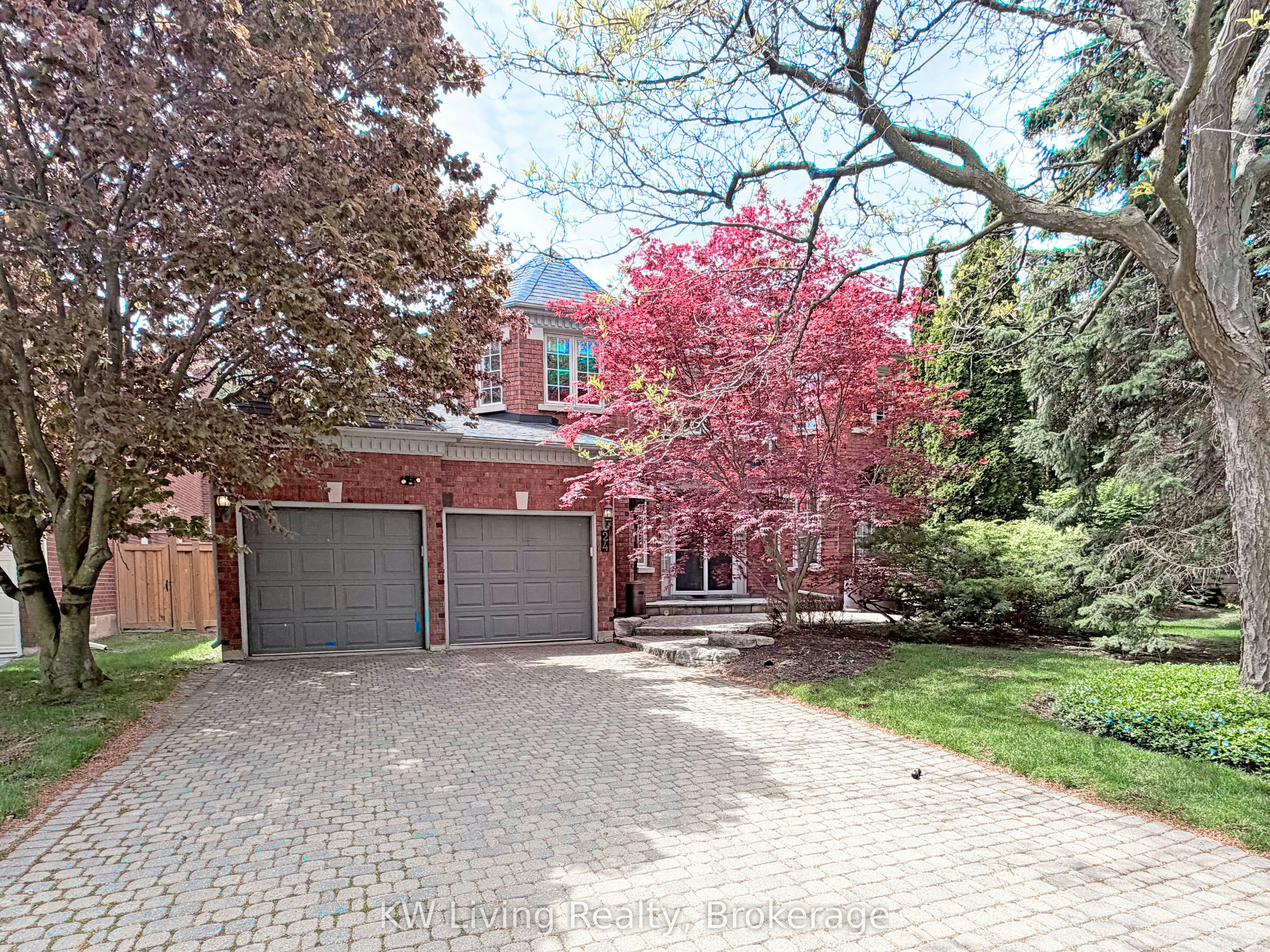 24 Highview Crescent, Richmond Hill, ON, L4B 2T7