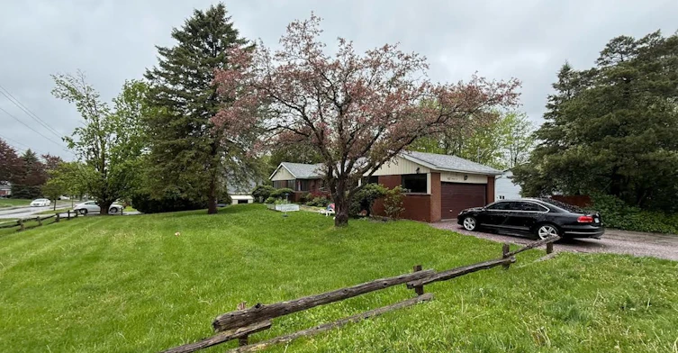 Bsmt-927 Srigley Street, Newmarket, ON, L3Y 1Y2