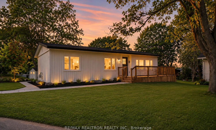 41 Trefoil Drive N