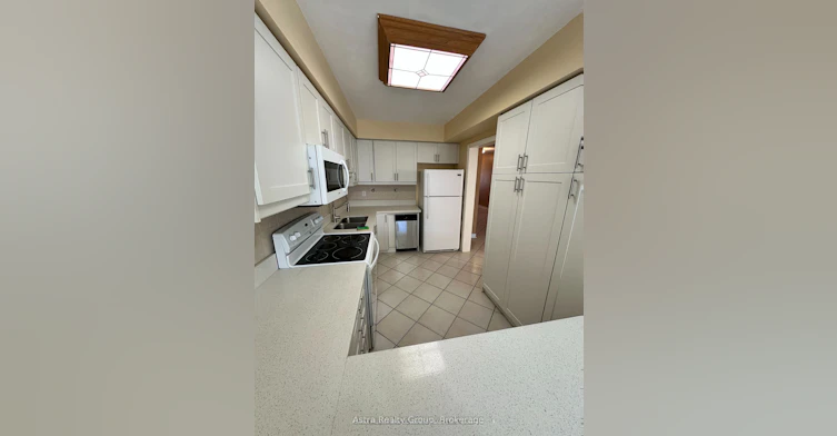 141 Foxchase Avenue, Vaughan, ON, L4L 9H3 - 7