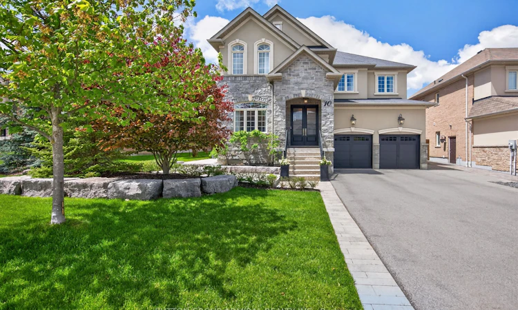 10 Thomas Noble Court