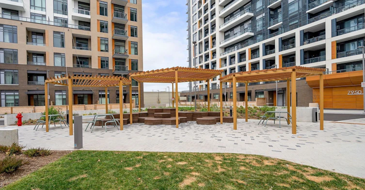 A921-7950 Bathurst Street, Vaughan, ON, L4J 0L4 - 2