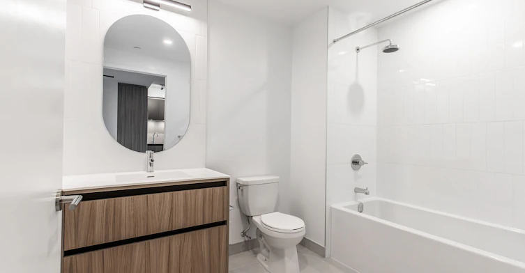 A921-7950 Bathurst Street, Vaughan, ON, L4J 0L4 - 11