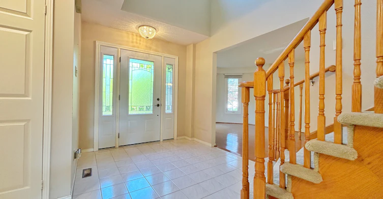23 Haskell Crescent, Aurora, ON, L4G 5T4 - 2