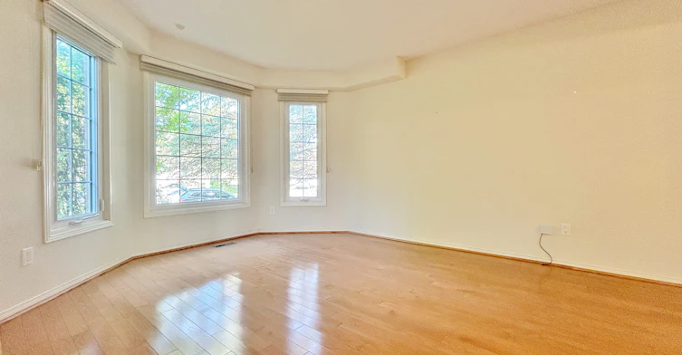 23 Haskell Crescent, Aurora, ON, L4G 5T4 - 4