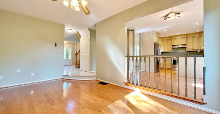 23 Haskell Crescent, Aurora, ON, L4G 5T4 - 12