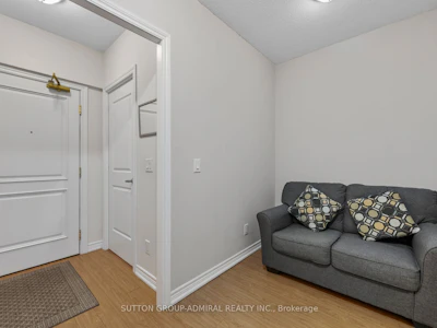 215-9255 Jane Street - 3