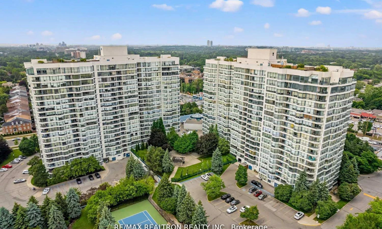 210-7300 Yonge Street