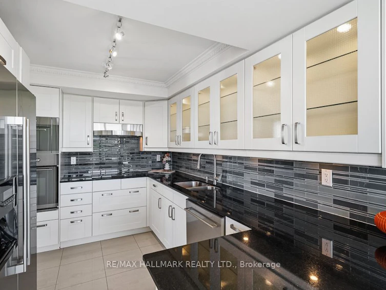 904-40 Harding Boulevard W, Richmond Hill, ON, L4C 9S5 - 25