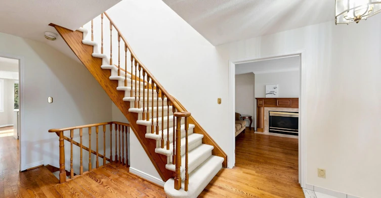 54 Pennock Crescent, Markham, ON, L3R 3M4 - 2