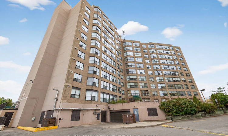 906-250 Davis Drive