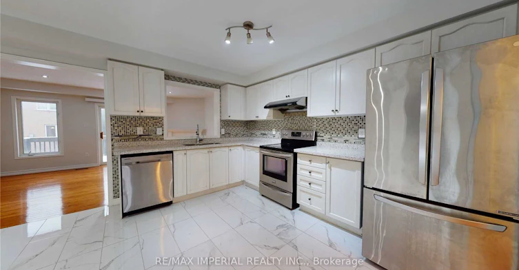 Bedroom 1-55 Sassafras Circle, Vaughan, ON, L4J 8M7 - 4