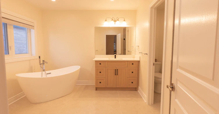 2 Farnham Drive, Richmond Hill, ON, L4B 4B4 - 23