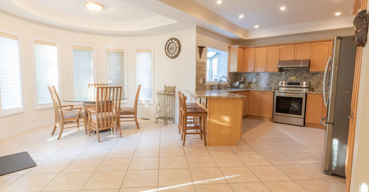 2 Farnham Drive, Richmond Hill, ON, L4B 4B4 - 7