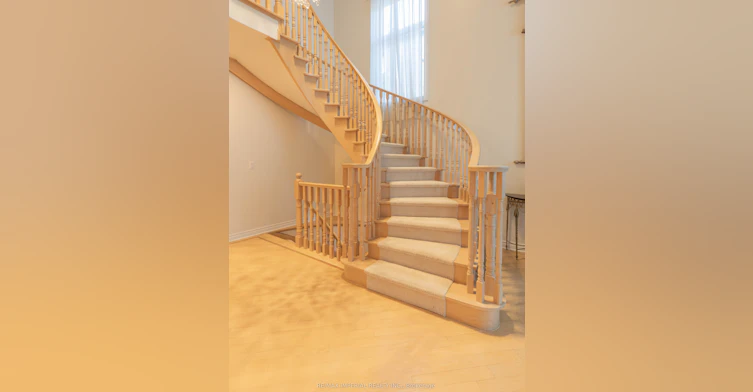 2 Farnham Drive, Richmond Hill, ON, L4B 4B4 - 13