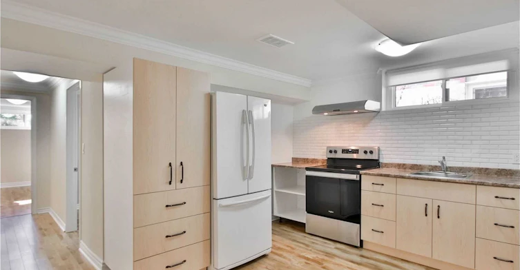 243 Harrygan Crescent, Richmond Hill, ON, L4C 4J2 - 2