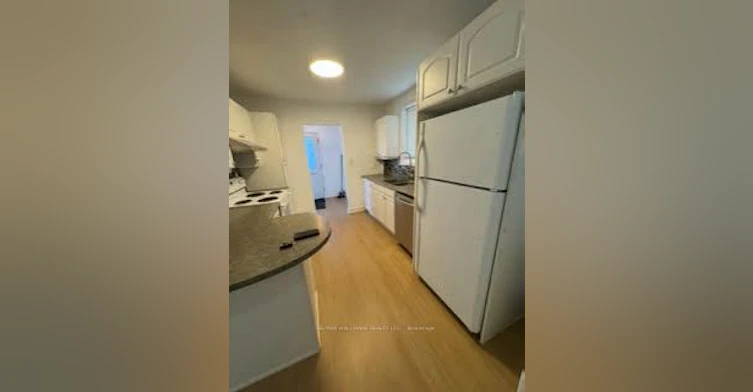 728 Sunnypoint Drive, Newmarket, ON, L3Y 2Z8 - 4