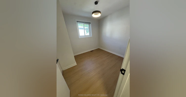 728 Sunnypoint Drive, Newmarket, ON, L3Y 2Z8 - 8