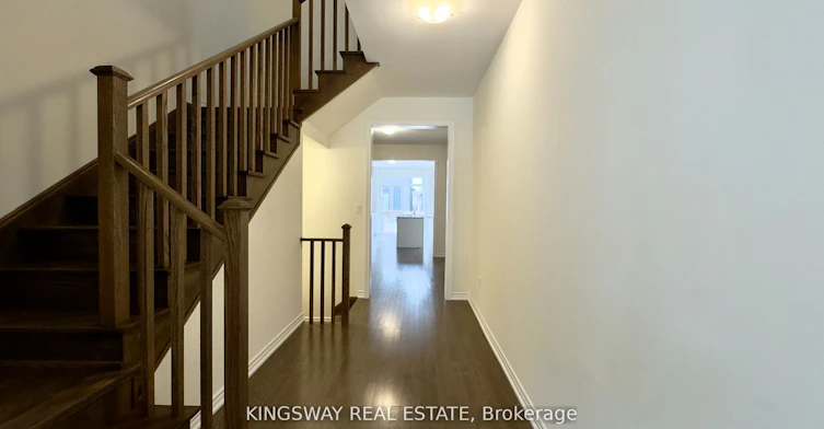 16 Blick Crescent, Aurora, ON, L4G 4A7 - 2