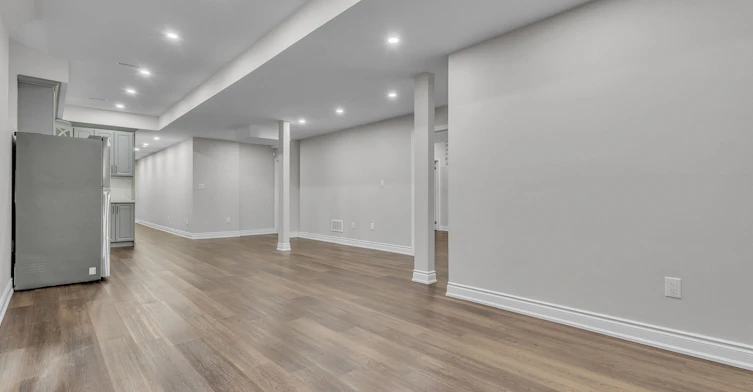 Lower-65 Port Royal Avenue, Vaughan, ON, L4H 4K6 - 6