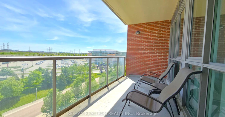 604-39 Upper Duke Crescent, Markham, ON, L6G 0B8 - 2