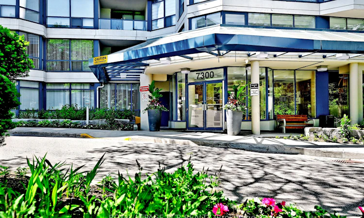 706-7300 Yonge Street