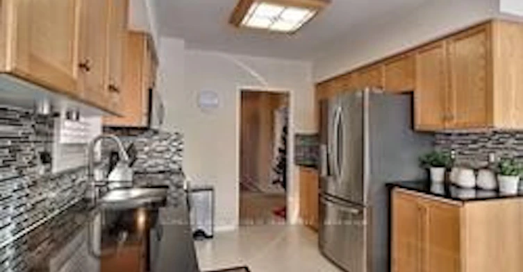 396 Flanagan Court, Newmarket, ON, L3X 2E8 - 4