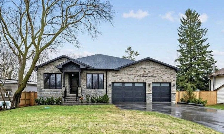 225 Sunnybrae Avenue