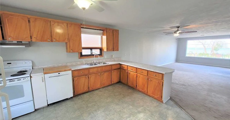 255 Bayview Avenue, Georgina, ON, L4P 2T4 - 3