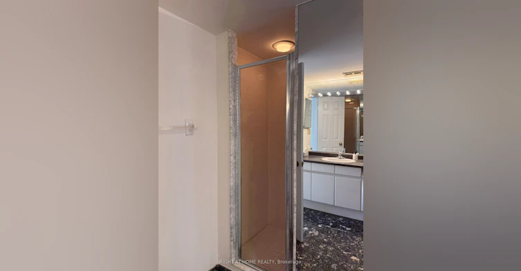 1604-7300 Yonge Street, Markham, ON, L4J 7Y5 - 18