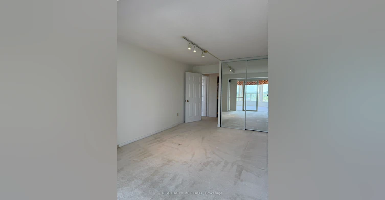 1604-7300 Yonge Street, Markham, ON, L4J 7Y5 - 10