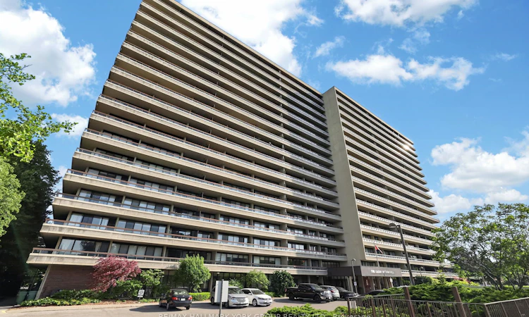 1812-8111 Yonge Street