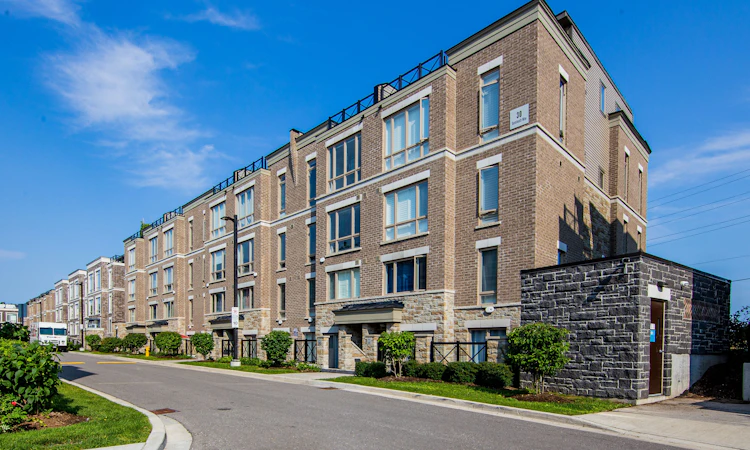 512-30 Dunsheath Way