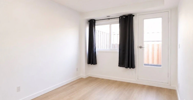 202-1 Centre Street W, Richmond Hill, ON, L4C 3P3 - 8