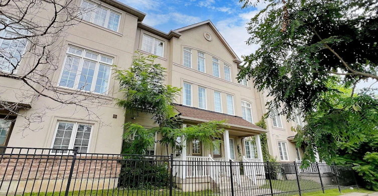 10-10 Post Oak Drive, Richmond Hill, ON, L4E 4H8