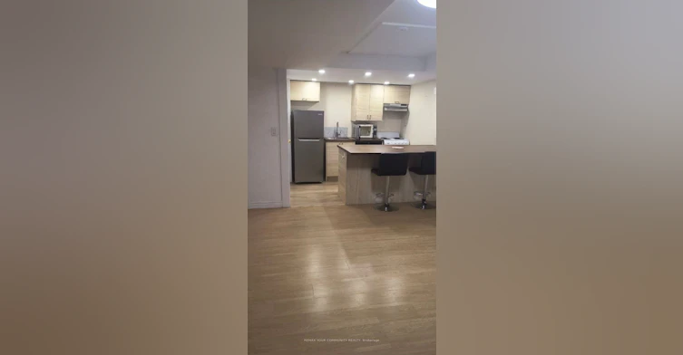 17 Waldron Crescent, Richmond Hill, ON, L4E 4A3 - 2