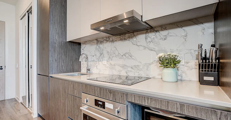 612-28 Interchange Way, Vaughan, ON, L4K 0P8 - 11