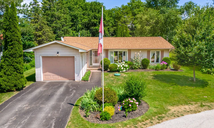 3 Pineview Court