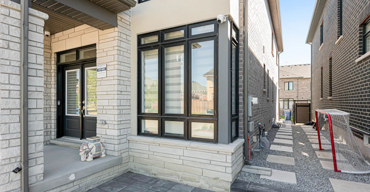 80 Weslock Crescent, Aurora, ON, L4G 7Z4 - 3