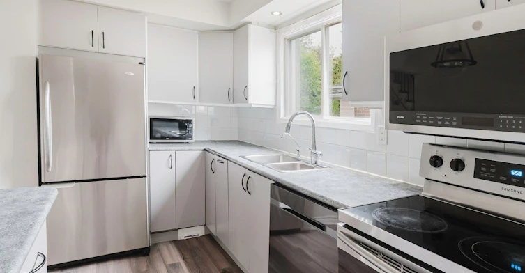 307 Towercrest Drive, Newmarket, ON, L3Y 1C1 - 14